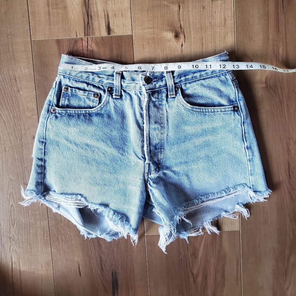 AMAZING VINTAGE LEVI'S SHORTS - Picture 9 of 16